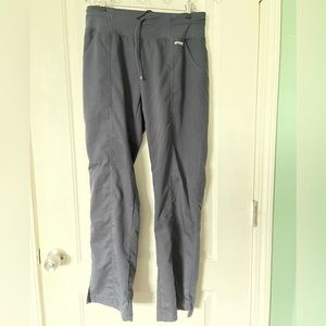 Greys anatomy small “active” scrub pants grey